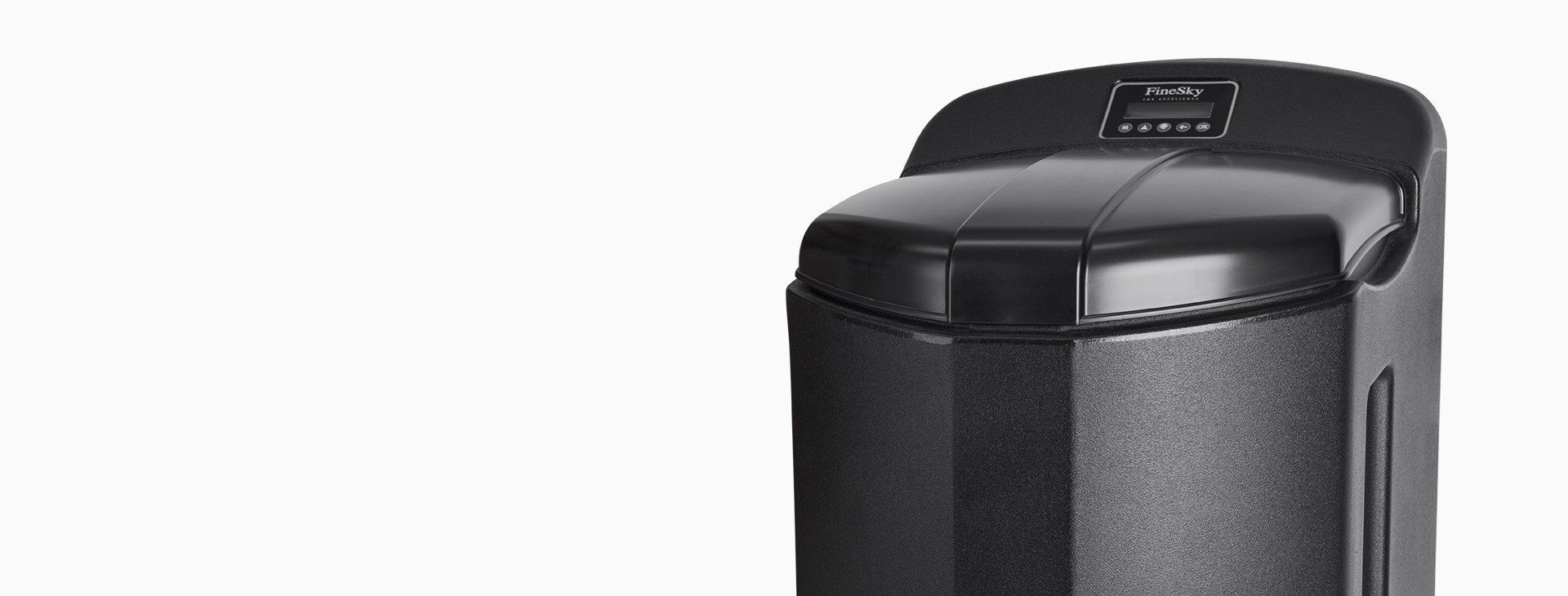 <h4>德國DUAL-TANK<br>雙罐中央軟水系統</h4>
<p>雙罐平行運作，交替再生，持續供應3500L/h軟水，樹脂再生期間亦不斷水。</p>