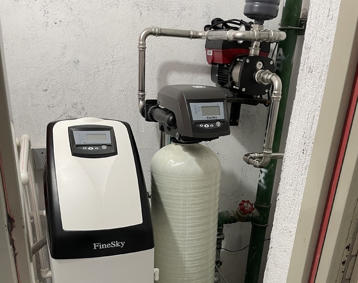  深圳合泰御景翠峰小區(qū) 安裝法茲前置過濾器+中央凈水機+軟水機