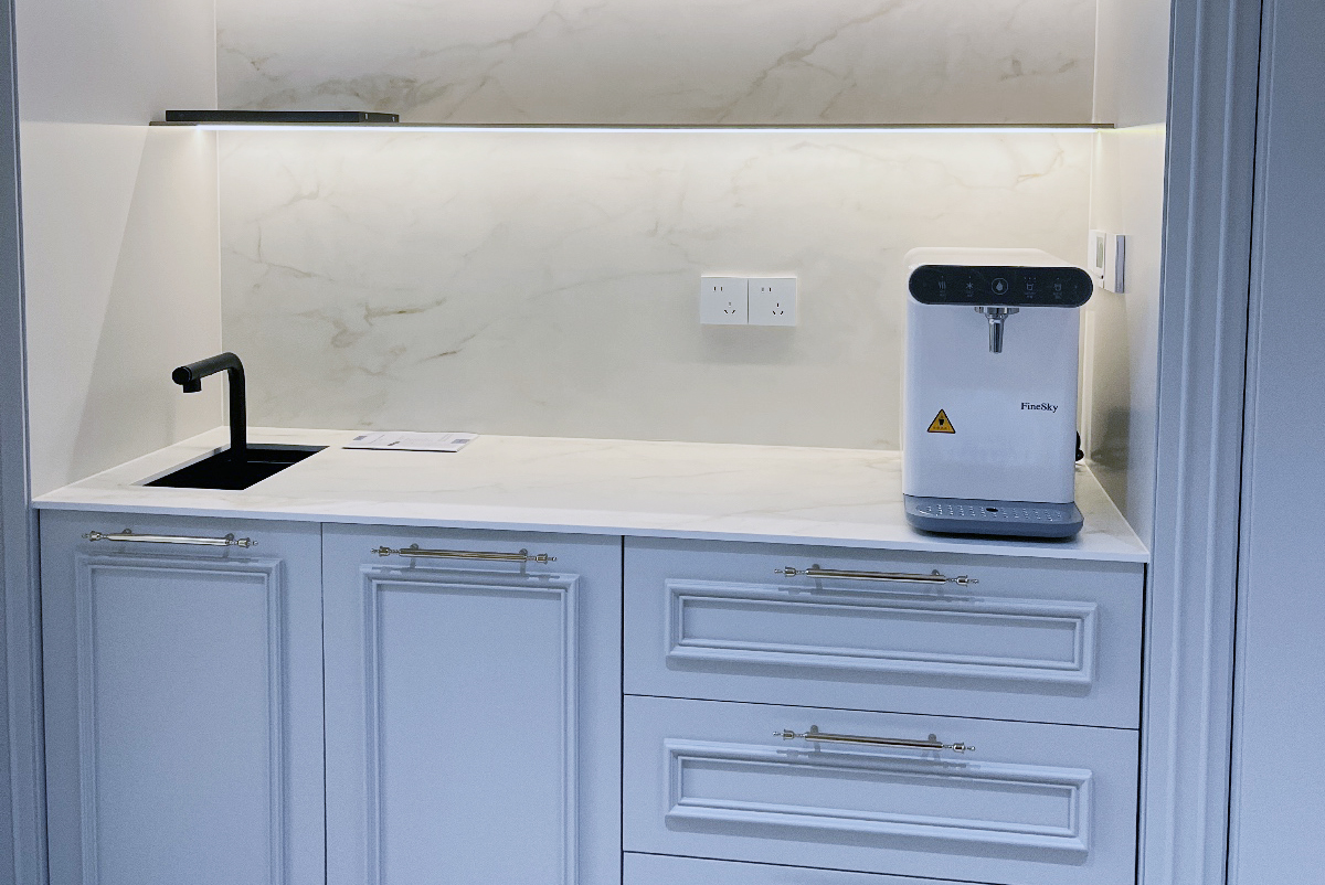 上海徐匯區(qū)高檔公寓客戶-安裝反滲透凈水器與直飲機(圖2) 微信圖片_202507160835262.jpg